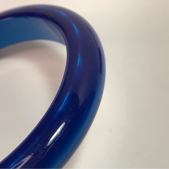 Vintage Acrylic Blue Iridescent Bangle Bracelet - Picture 6 of 7